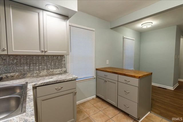 1129 E Chandler Avenue, Evansville, IN 47714