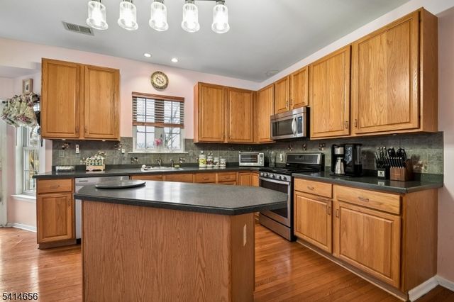 415 Maxwell Dr, Greenwich Twp., NJ 08886