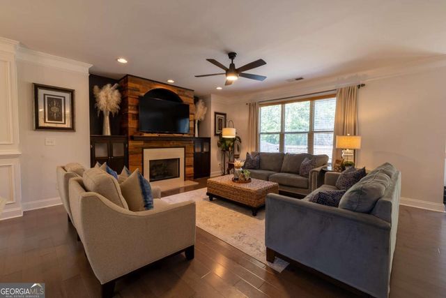 1098 Leybourne Cove, Lawrenceville, GA 30045