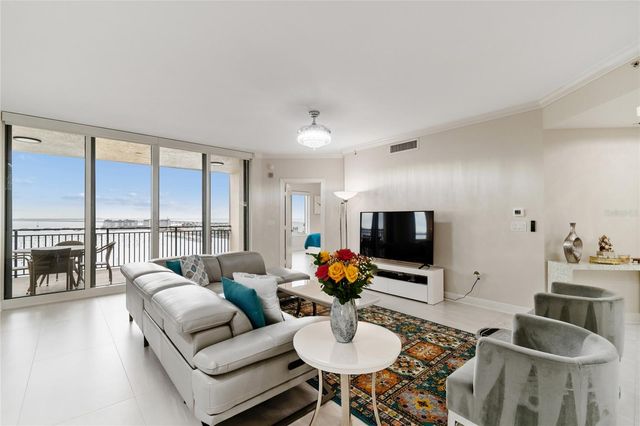 5823 BOWEN DANIEL DRIVE 1103, Tampa, FL 33616