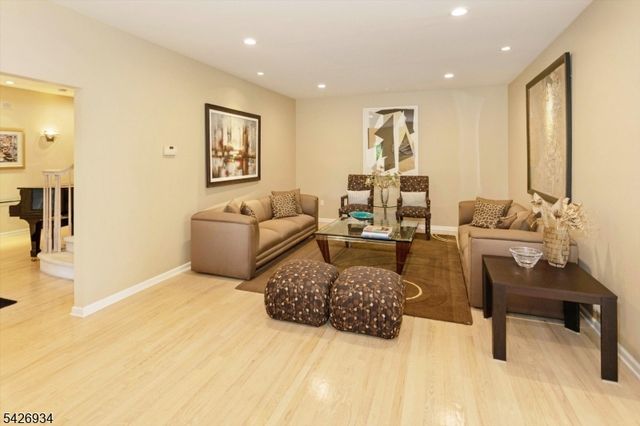 21 Wedgewood Dr, Montville Twp., NJ 07045