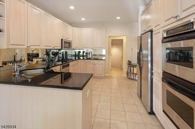 21 Wedgewood Dr, Montville Twp., NJ 07045