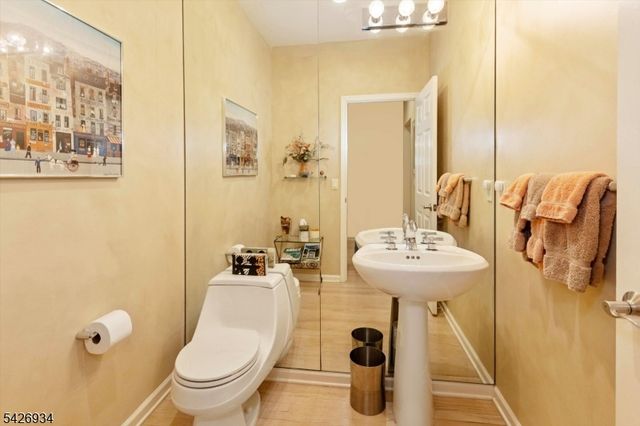 21 Wedgewood Dr, Montville Twp., NJ 07045
