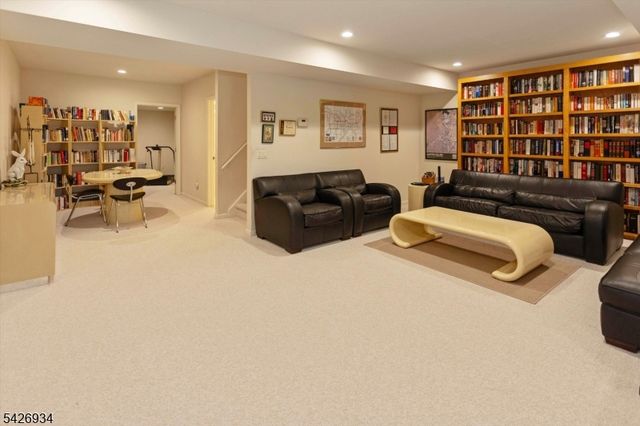 21 Wedgewood Dr, Montville Twp., NJ 07045