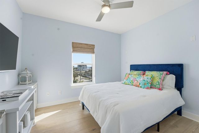 3806 Sea Urchin, Galveston, TX 77554