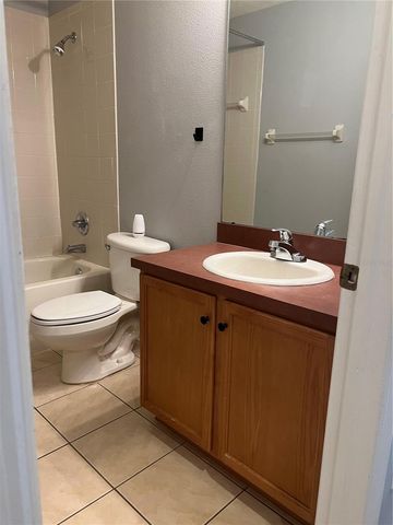 20027 HERITAGE POINTE, Tampa, FL 33647