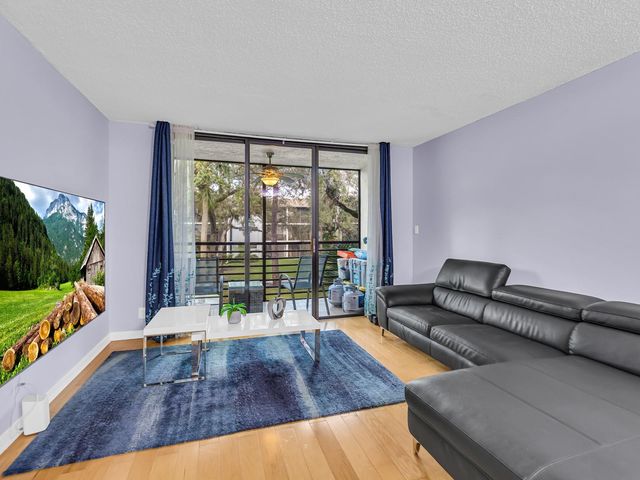 7579 NW 79th Ave 204, Tamarac, FL 33321