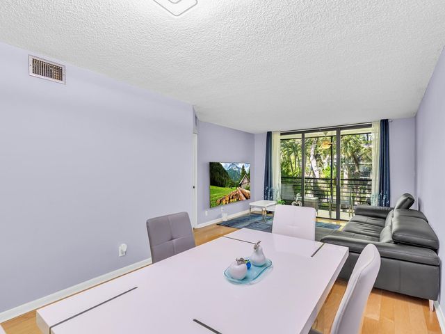 7579 NW 79th Ave 204, Tamarac, FL 33321