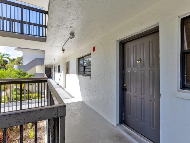 7579 NW 79th Ave 204, Tamarac, FL 33321