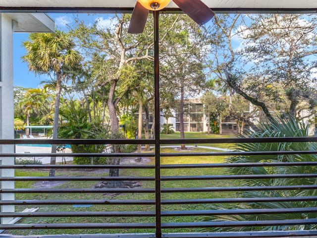 7579 NW 79th Ave 204, Tamarac, FL 33321