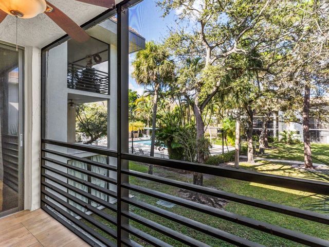 7579 NW 79th Ave 204, Tamarac, FL 33321