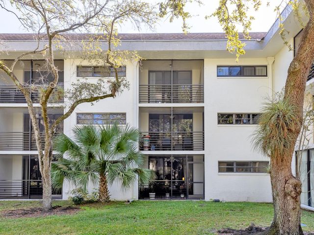 7579 NW 79th Ave 204, Tamarac, FL 33321