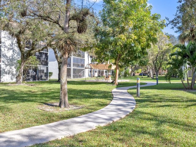 7579 NW 79th Ave 204, Tamarac, FL 33321