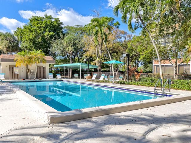 7579 NW 79th Ave 204, Tamarac, FL 33321