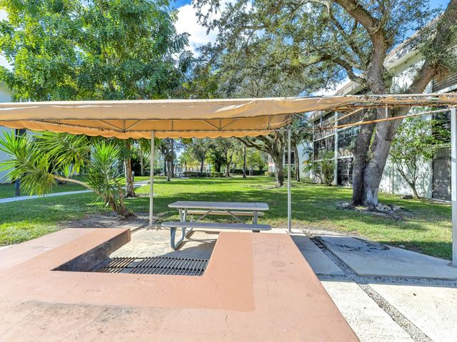 7579 NW 79th Ave 204, Tamarac, FL 33321