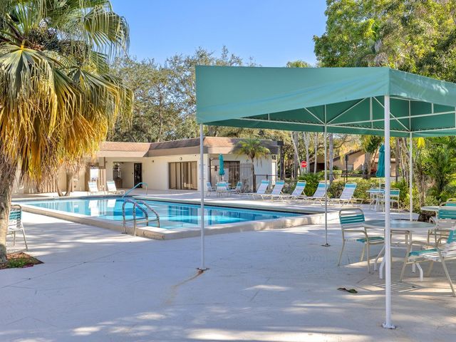 7579 NW 79th Ave 204, Tamarac, FL 33321