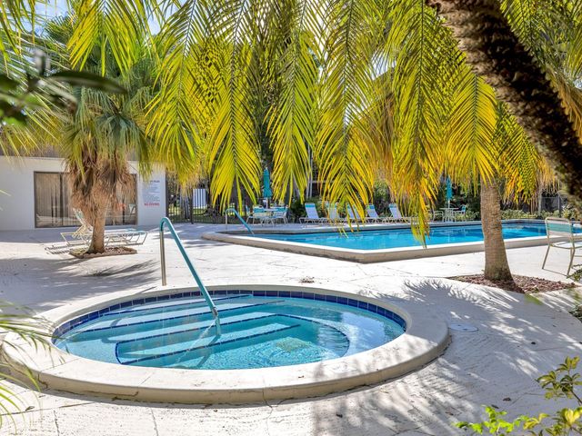 7579 NW 79th Ave 204, Tamarac, FL 33321