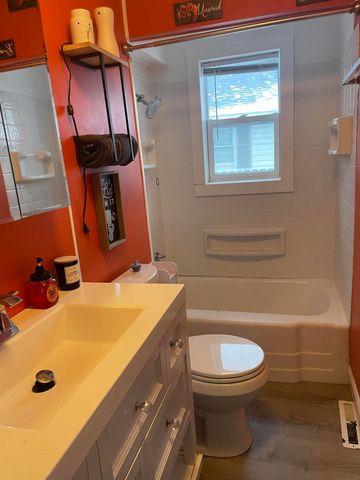 950 Young Avenue, Muskegon, MI 49441