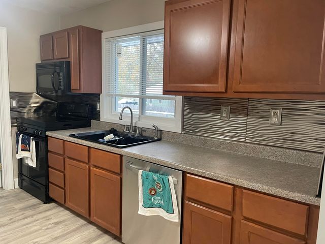 950 Young Avenue, Muskegon, MI 49441