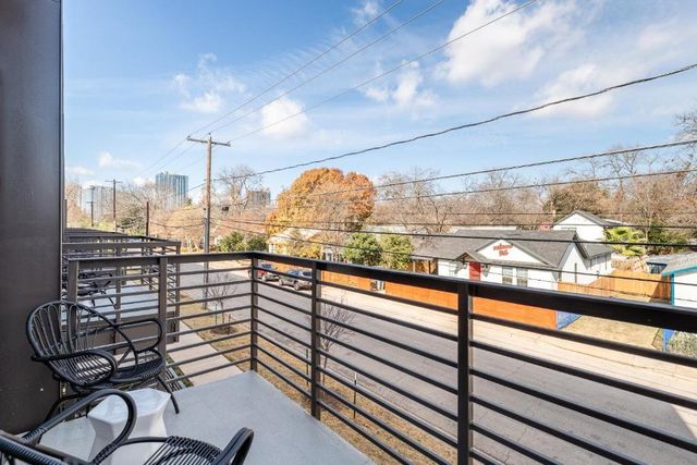 49 Navasota ST 201, Austin, TX 78702