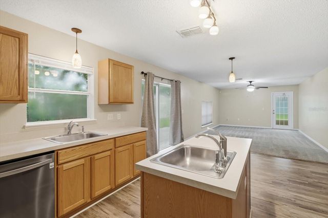 10078 N CARVER WAY, Citrus Springs, FL 34434