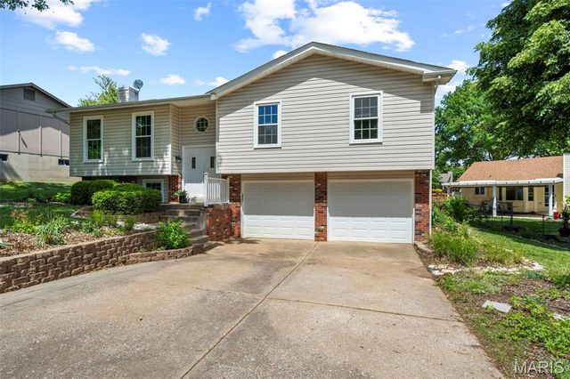 4203 Chisholm Trail Drive, St Charles, MO 63304