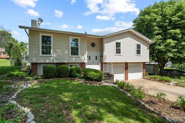 4203 Chisholm Trail Drive, St Charles, MO 63304