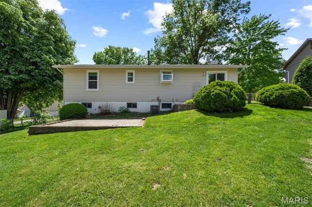4203 Chisholm Trail Drive, St Charles, MO 63304
