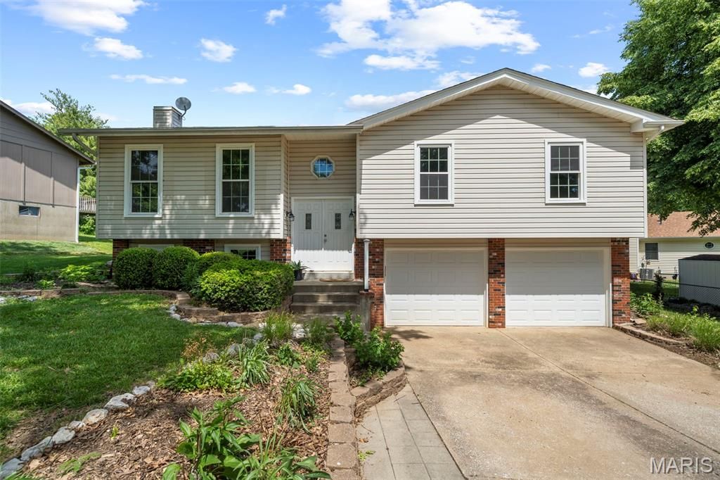 4203 Chisholm Trail Drive, St Charles, MO 63304