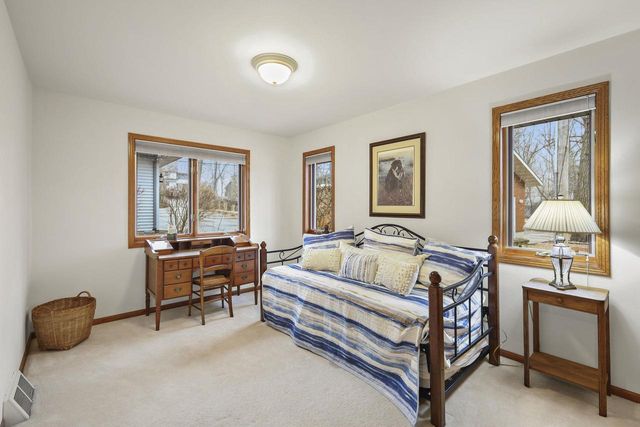 4911 Tonyawatha Trail, Monona, WI 53716