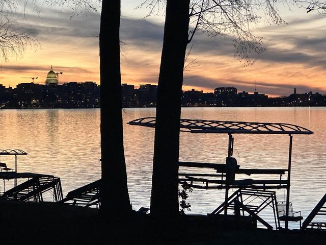 4911 Tonyawatha Trail, Monona, WI 53716