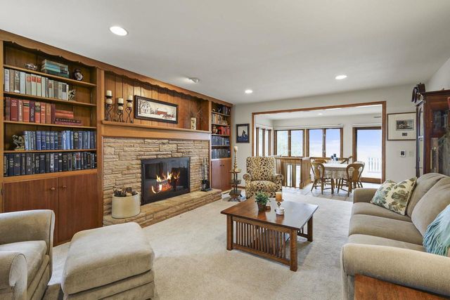 4911 Tonyawatha Trail, Monona, WI 53716