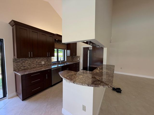 2805 Farragut Lane, West Palm Beach, FL 33409