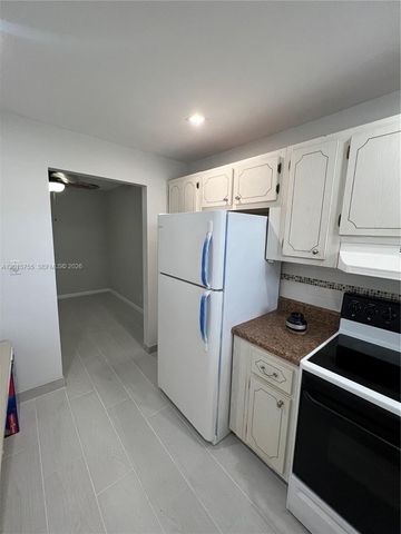 501 Blue Heron Dr 112-A, Hallandale Beach, FL 33009