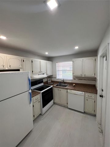 501 Blue Heron Dr 112-A, Hallandale Beach, FL 33009