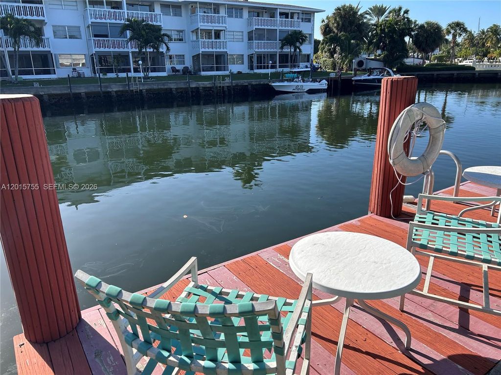 501 Blue Heron Dr 112-A, Hallandale Beach, FL 33009