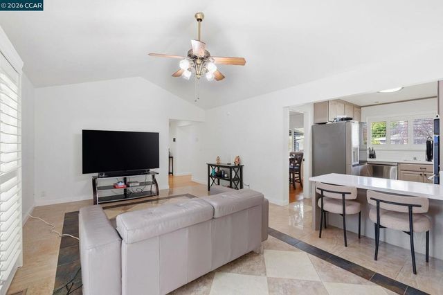 1760 Elmhurst Ln, Concord, CA 94521