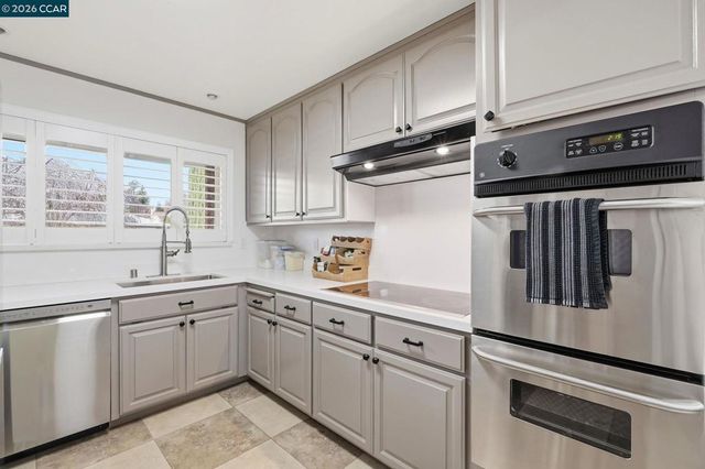 1760 Elmhurst Ln, Concord, CA 94521