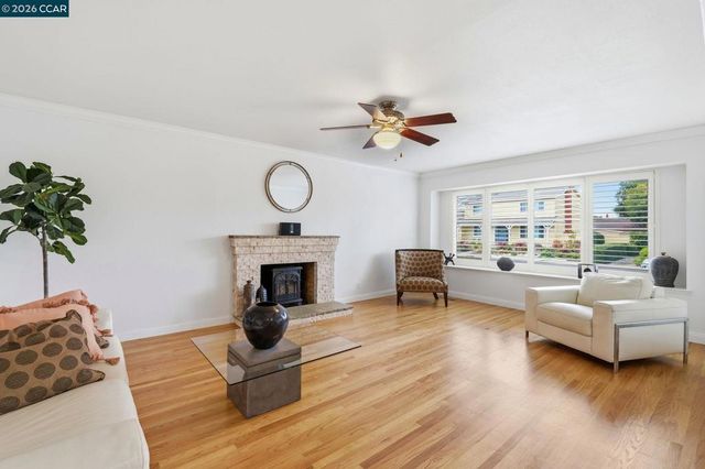 1760 Elmhurst Ln, Concord, CA 94521