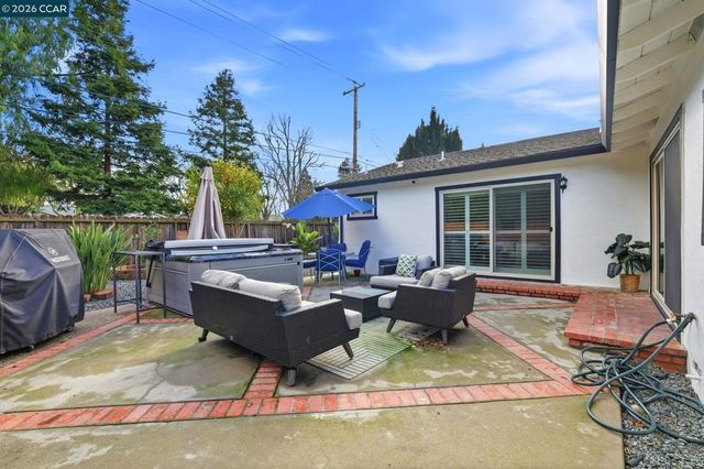 1760 Elmhurst Ln, Concord, CA 94521