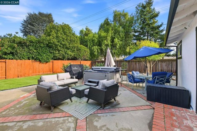 1760 Elmhurst Ln, Concord, CA 94521