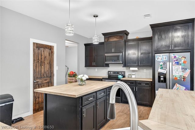 233 Mcgarrah Lane, Alma, AR 72921