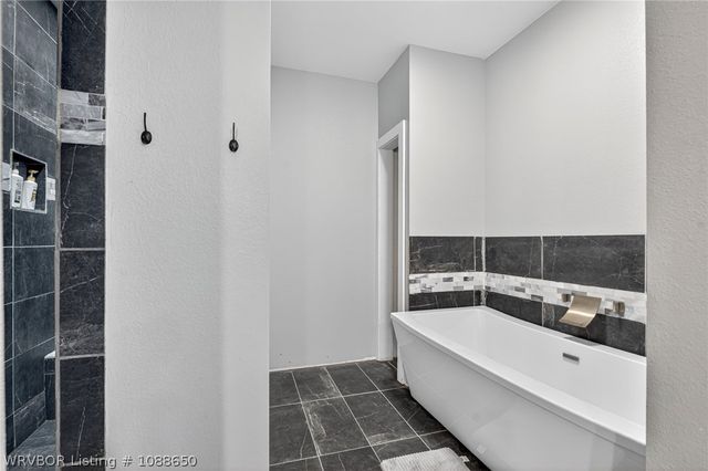 233 Mcgarrah Lane, Alma, AR 72921