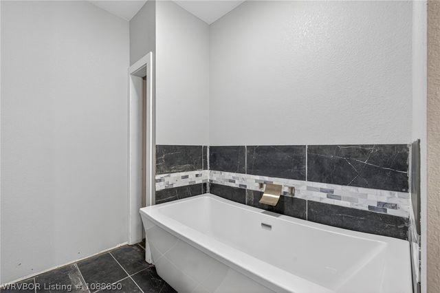 233 Mcgarrah Lane, Alma, AR 72921
