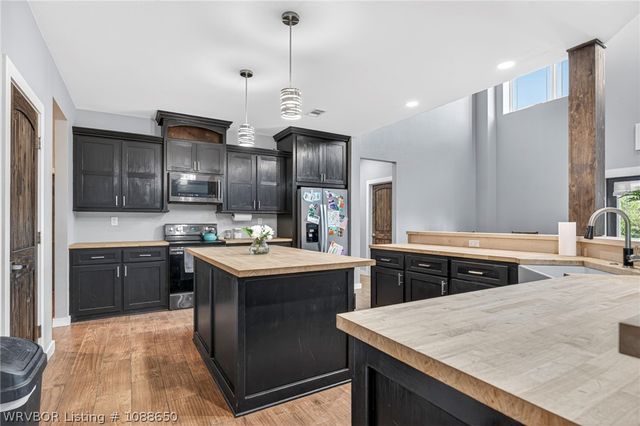 233 Mcgarrah Lane, Alma, AR 72921