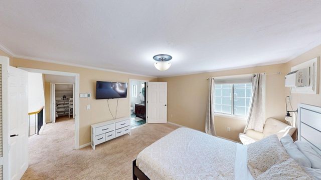 1 Jonathan Cir, Worcester, MA 01604