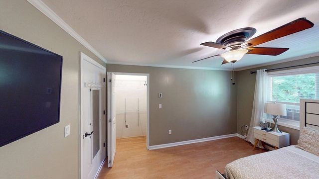 1 Jonathan Cir, Worcester, MA 01604