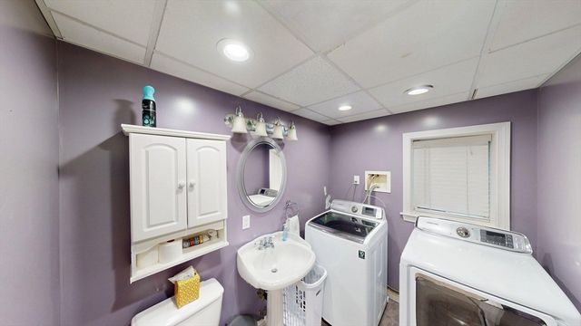 1 Jonathan Cir, Worcester, MA 01604