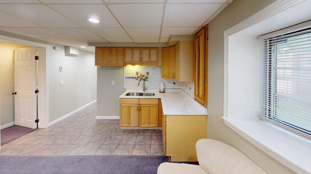 1 Jonathan Cir, Worcester, MA 01604