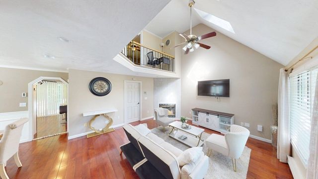 1 Jonathan Cir, Worcester, MA 01604